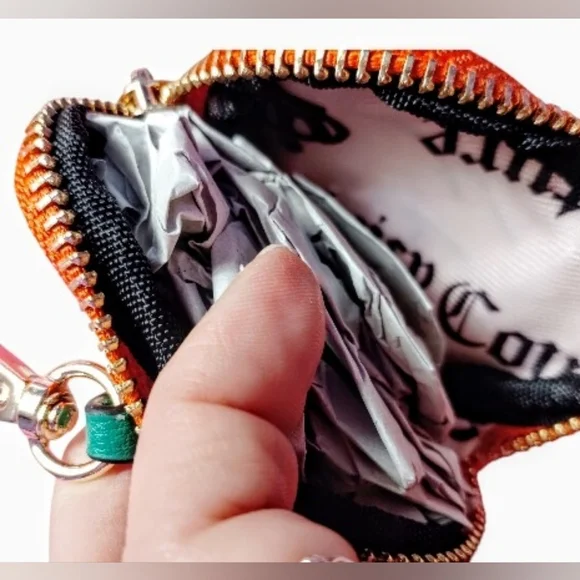 ❤️*Juicy Couture* RED Strawberry🍓Pouch KEYCHAIN with BLACK RHINESTONES🖤💚 - Picture 4 of 6